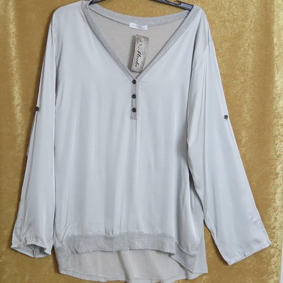 Moda Tops - NWT Moda Made in Italy Silver Button-V-Neck Rayon Hi-Lo Pullover O/S MSRP $74